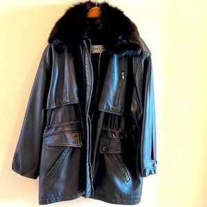 Real Leather Jacket Zip Close, Cinchable Waist, Detachable Real Fur Collar -EUC!